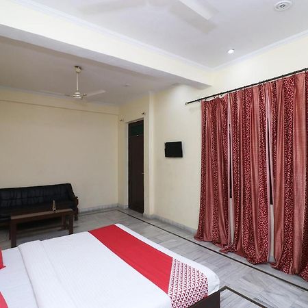 Oyo Hotel Ayaan Bareilly Esterno foto