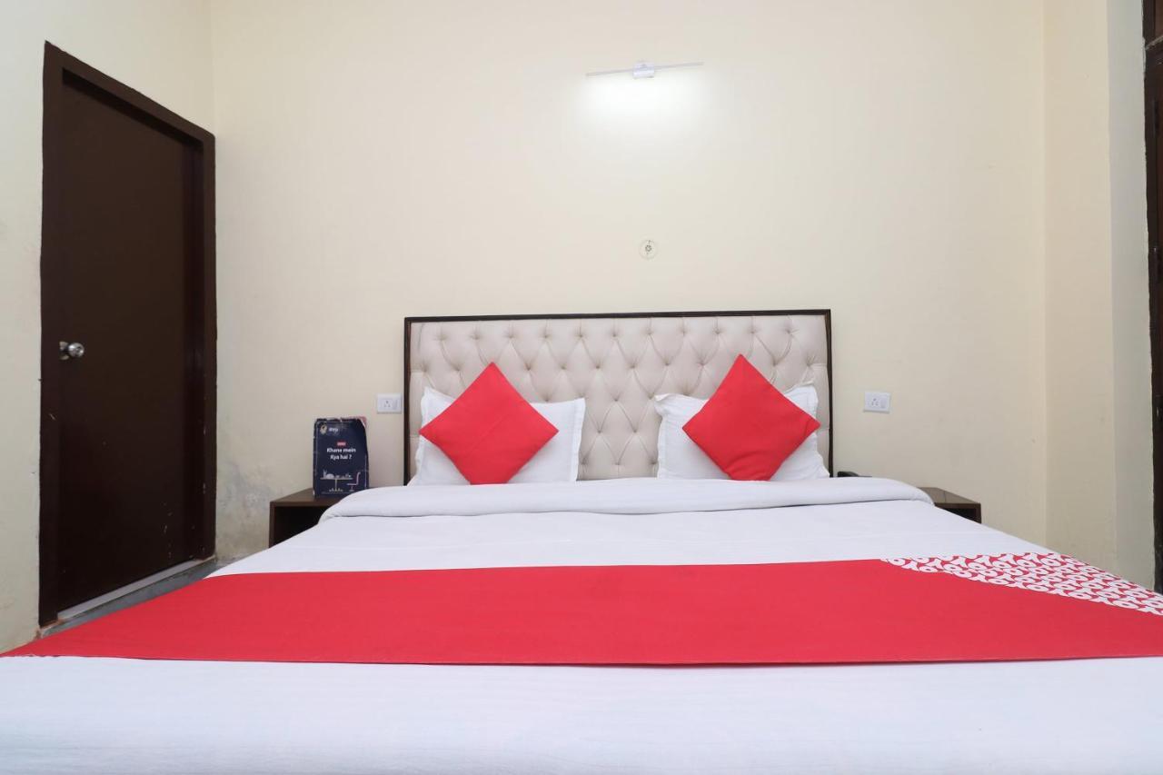 Oyo Hotel Ayaan Bareilly Esterno foto