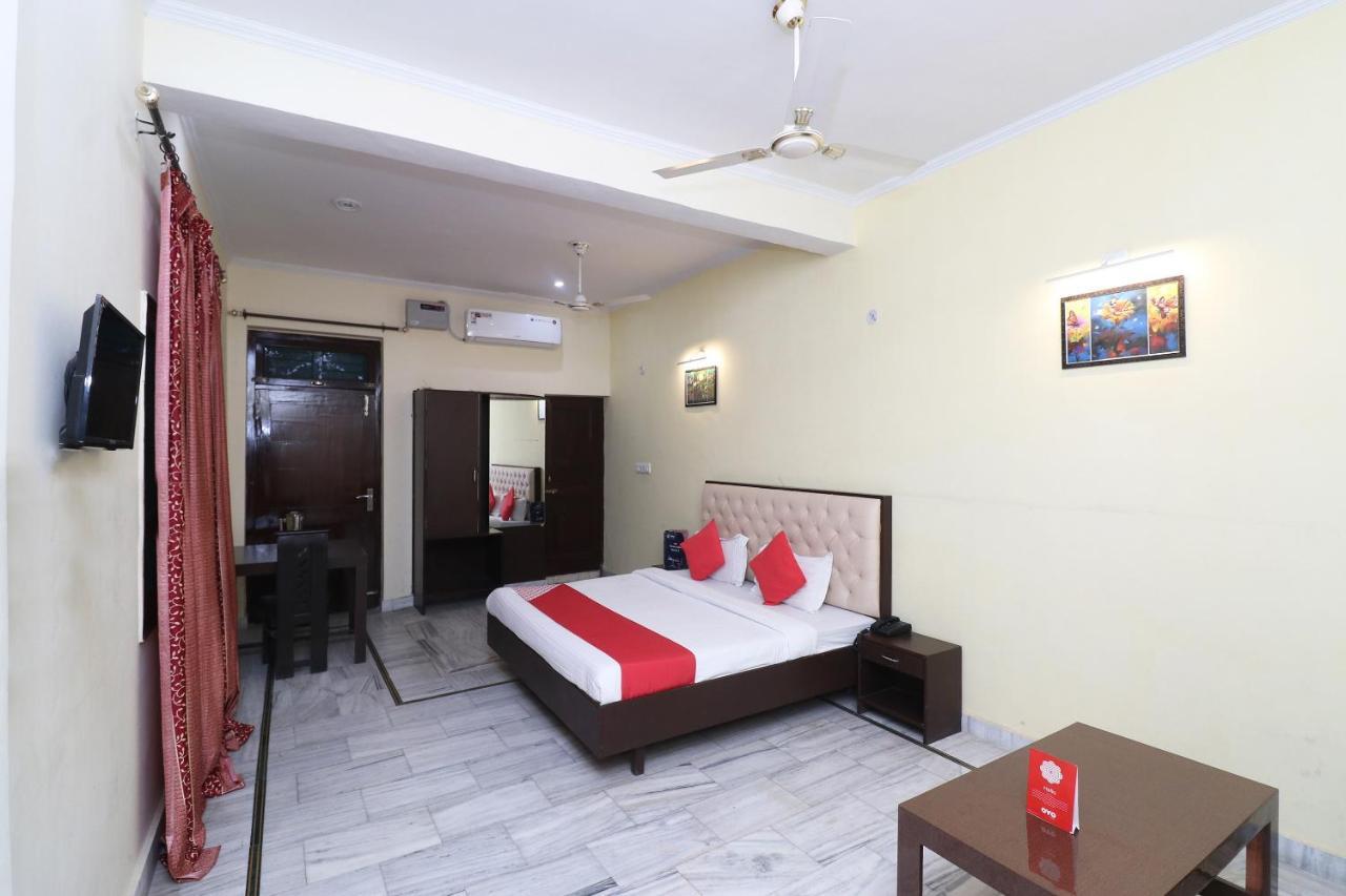 Oyo Hotel Ayaan Bareilly Esterno foto