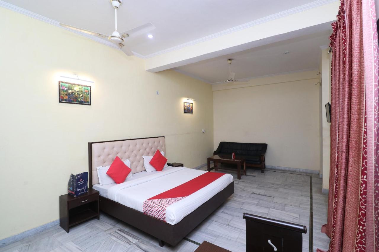 Oyo Hotel Ayaan Bareilly Esterno foto