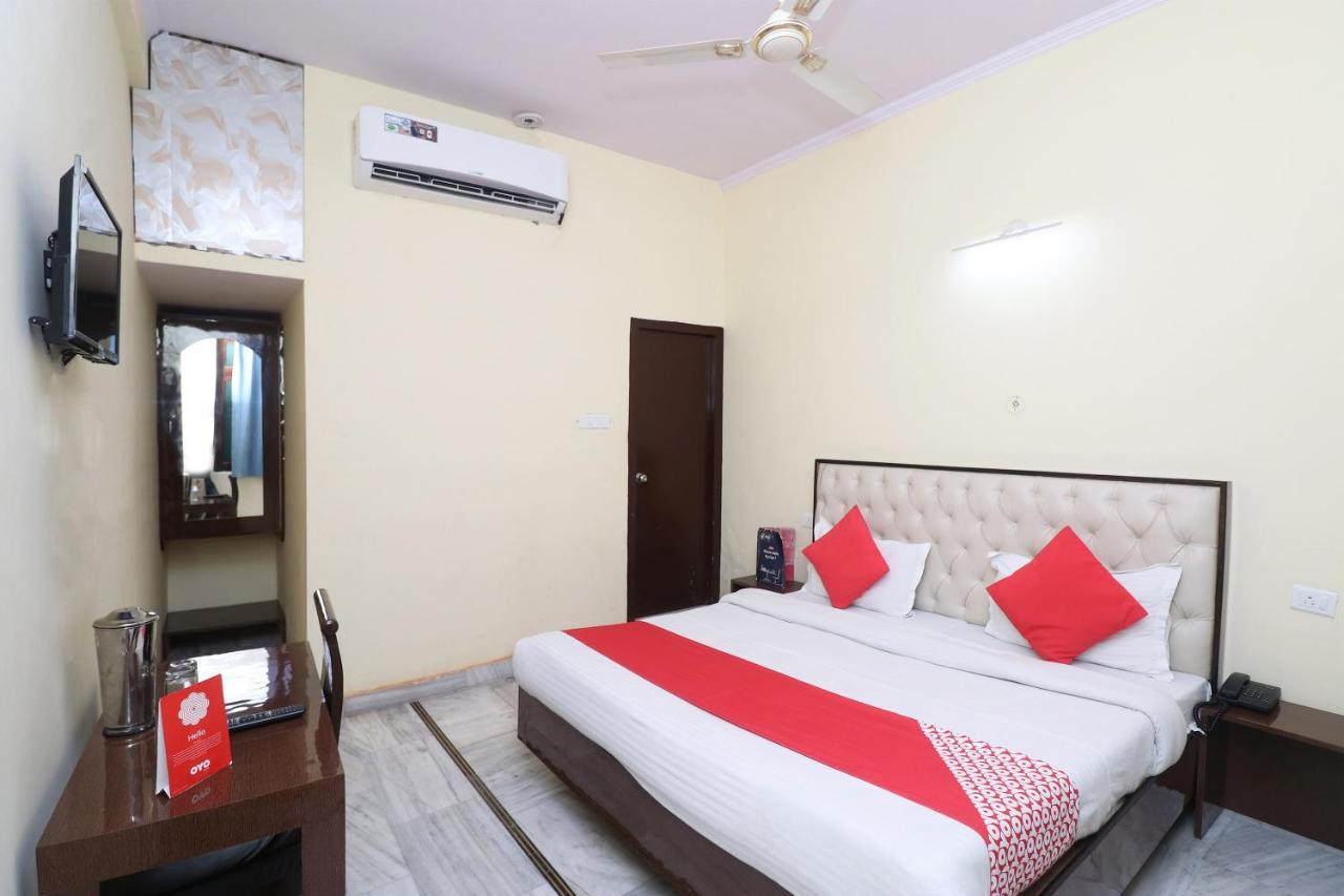 Oyo Hotel Ayaan Bareilly Esterno foto